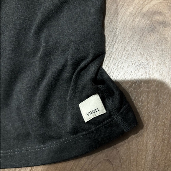 Vuori black crop top/ bra - Picture 2 of 5